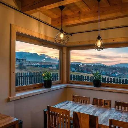 W Ubocy Z Widokiem Na Giewont 